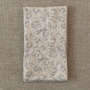 Simply Vera Vera Wang Cream and Gray Leopard Scarf